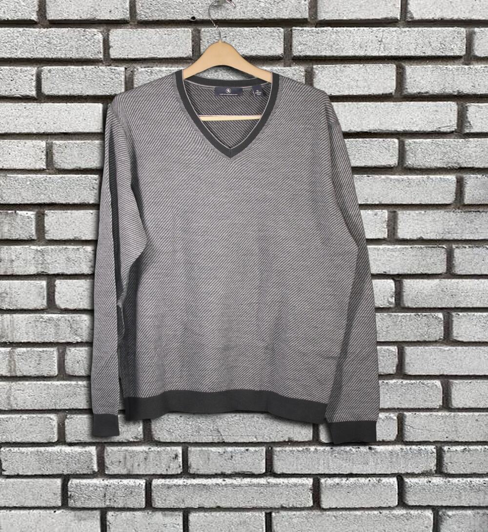 Hart Schaffner Marx Mens XL Gray Extra Fine Merino Wool V-Neck Sweater EUC